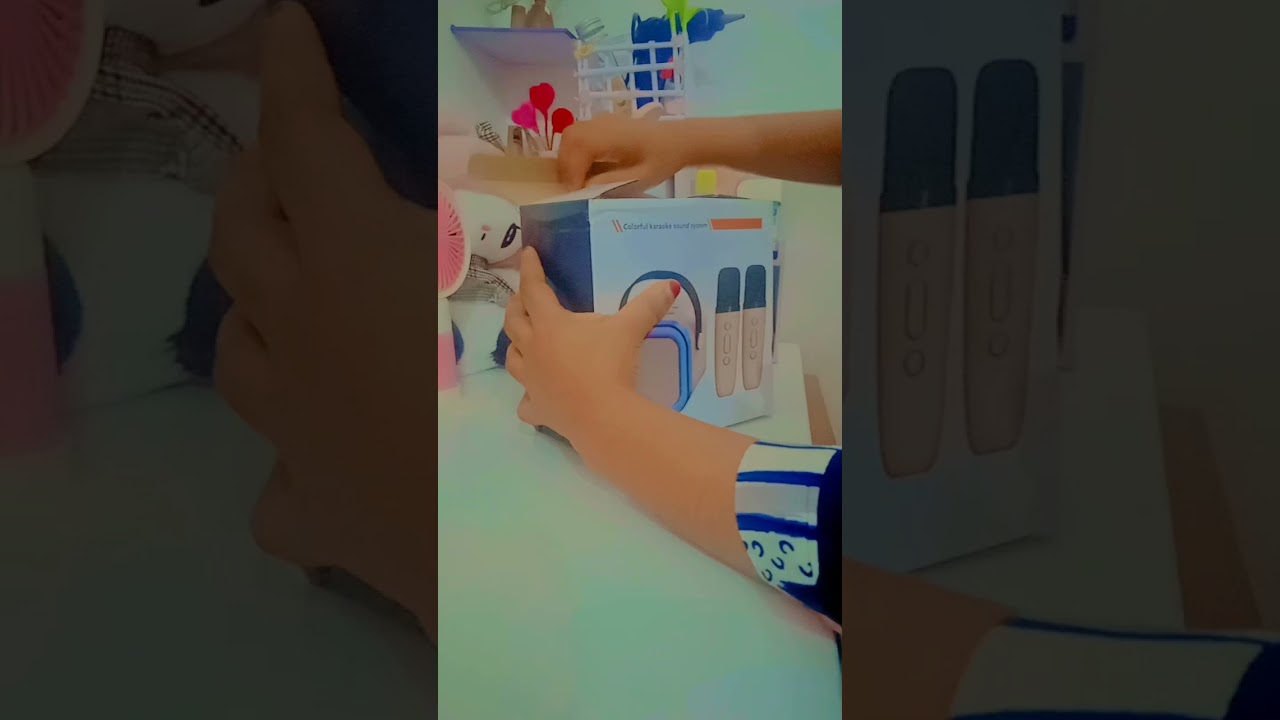 unboxing with speaker 