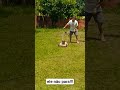 #bomdia #trabalho aparando a #gramado o Pedro não para! e ajuda muito na #chácara #shortvideo
