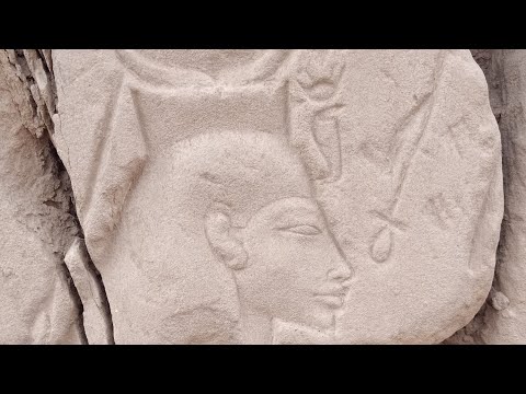 اخناتون ووالدته تيا وكنائس معبد الاقصر