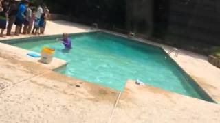 Download lagu Arman at Ms. Julia's swimming class