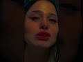 تجمدت ابتسامتي