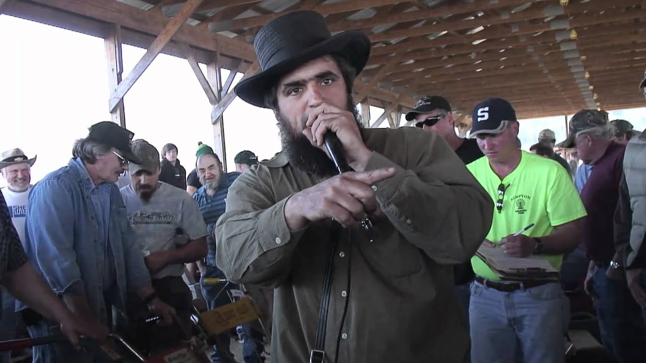 Auctioneer Clucking a Tune