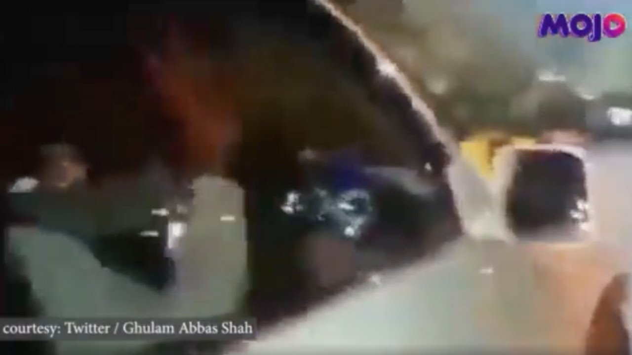 Imran Khan Shows Victory Sign To The Camera In His Last Video As He Moves Out Of PM House | Pakistan