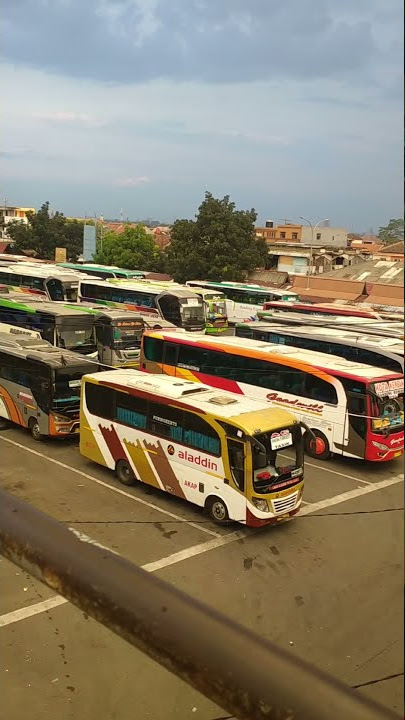 Terminal Bus Cicaheum Bandung Sepi di Masa PPKM Darurat #Shorts