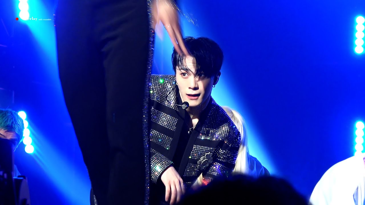 220528 - 220529 아스트로 문빈 니가 불어와 With You 직캠 4K 교차편집 multi angle