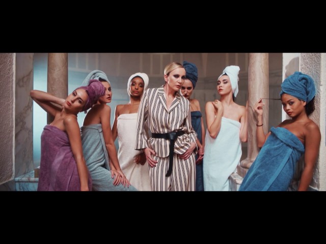 Patricia Kaas - Madame Tout Le Monde (Clip Officiel) Patricia Kaas - Madame Tout Le Monde (Clip Officiel)