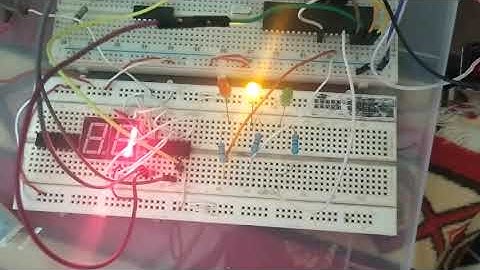 Traffic Light With 7 segment and AVR Atmega16