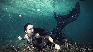 Gothic Mermaid With Black Mermaid Tail Swimming Underwater - The Magic Crafter