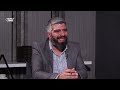 مناظرة علنية واتهامات بالخيانة والغباء،  خلع الأسد ربحٌ للانسانية.. لا ترقصوا للشرع