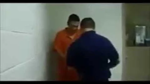 A prisoner gets to break handcuffs