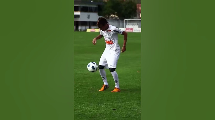 Hoje tem #TBT no #Shorts: o dia que o #Neymar decidiu mostrar sua habilidade pelo CT Rei Pelé! 😅