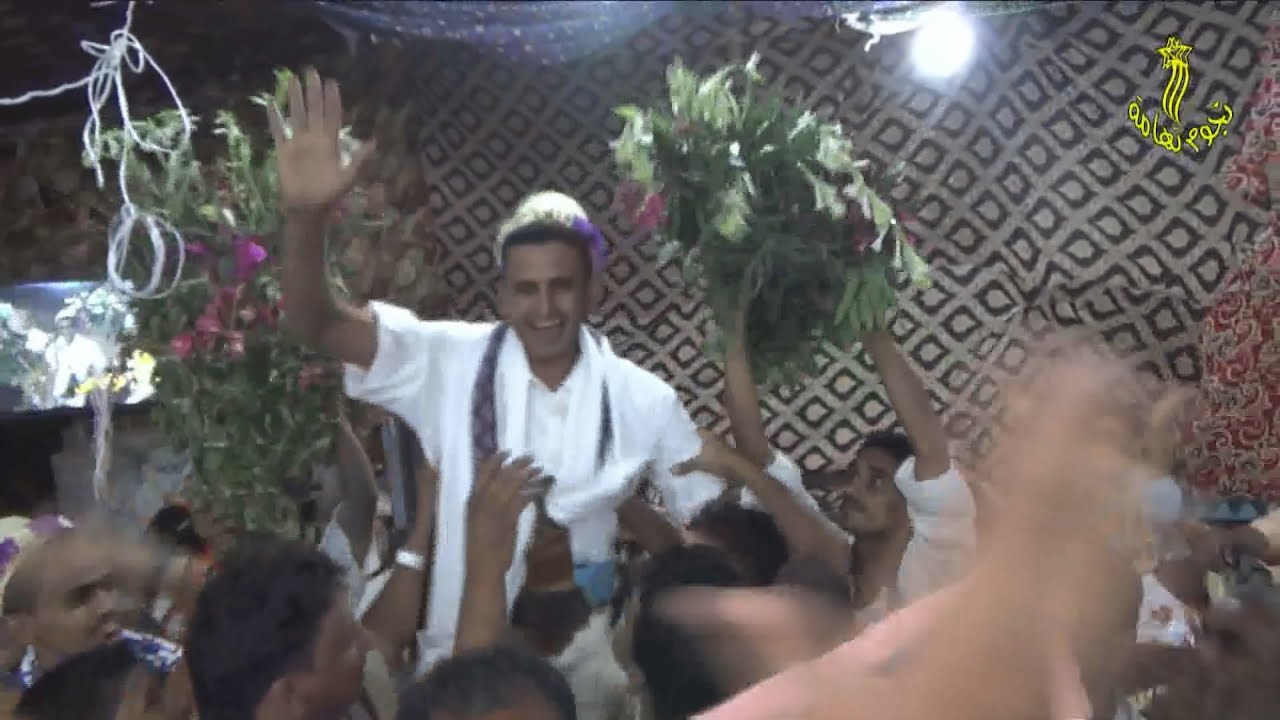 روعة الزفاف في منطقة السويق كروعة سكانها من زفاف الأستاذ أحمد مزجاجي غناء المنشد إبراهيم حبيب