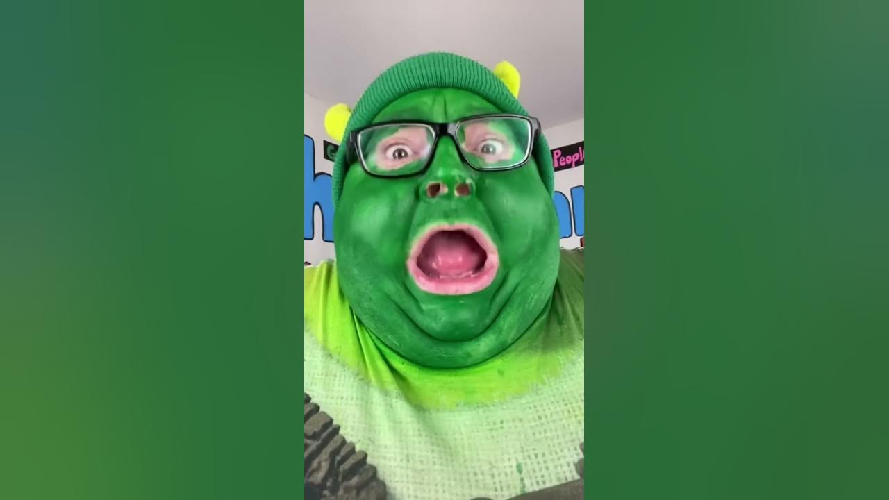 Shrek Gangnam style!