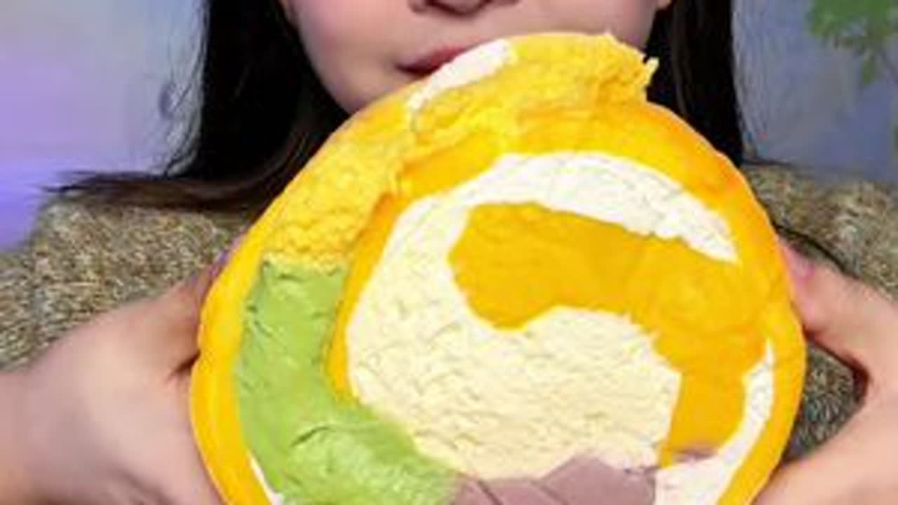 #奶黄 #虎皮卷 #沉浸式吃饭