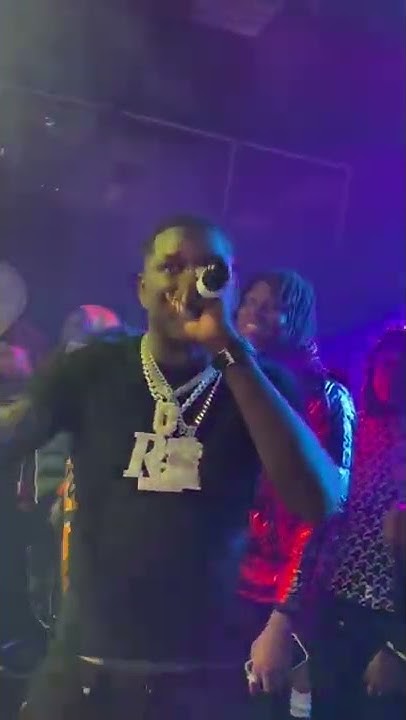 Big Boogie Calling My Phone Remix Lyrics Big Boogie "calling my phone" Live - YouTube