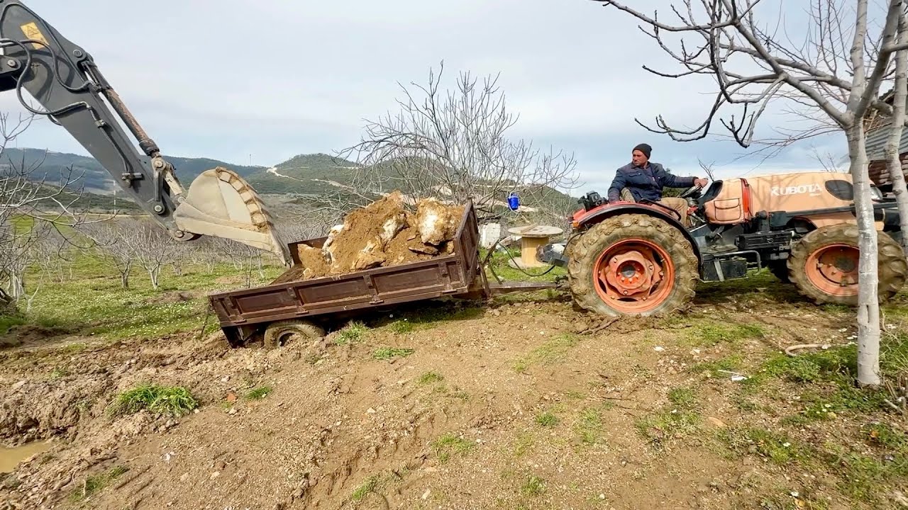YÜRÜDÜKÇE BATAN BİR RÖMORK | Kepçenin Kurtarma Mücadelesi
