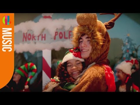 Acasă de Crăciun - Videoclip muzical oficial |  Hank Zipzer |  CBBC
