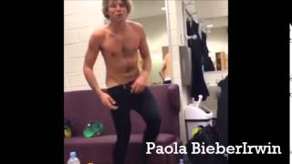 Ashton Irwin - Rock God (Daddy af)