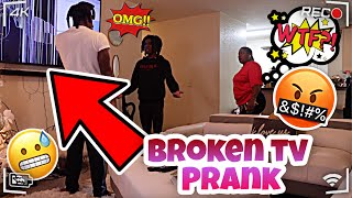 BROKEN TV PRANK ON MOMMADEE!!! *FUNNY REACTION*