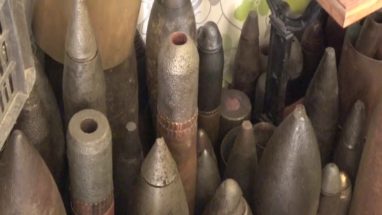 Shell Exploding Near Men Mortar Shell Explodes After 2 Men Leave It On Gas Stove - YouTube