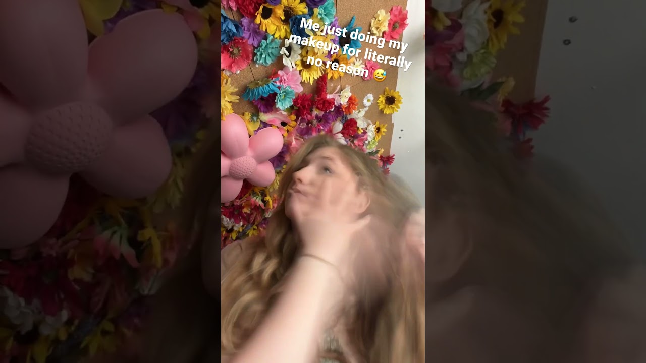 Doing my makeup in time laps 