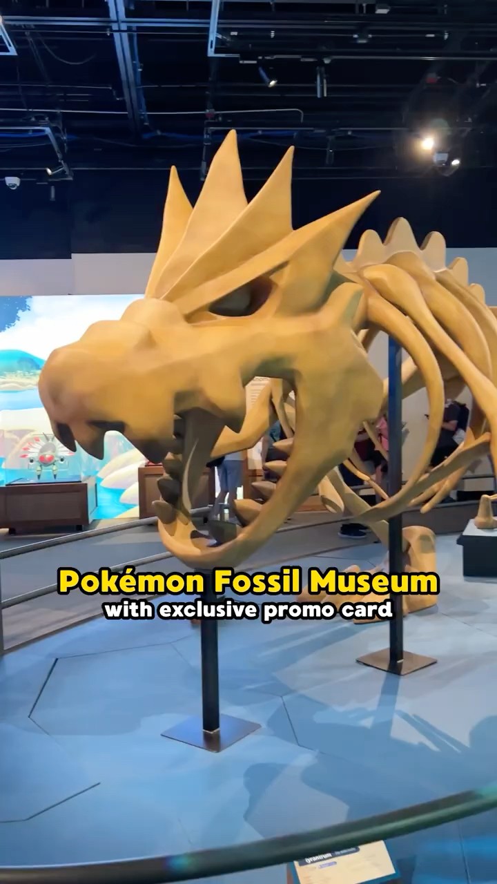They are handing out exclusive Pokemon cards! Pokémon Fossil