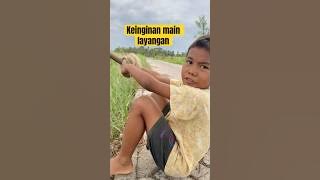 Opet Gak punya teman main layangan pengen ngajak kucing #layangan