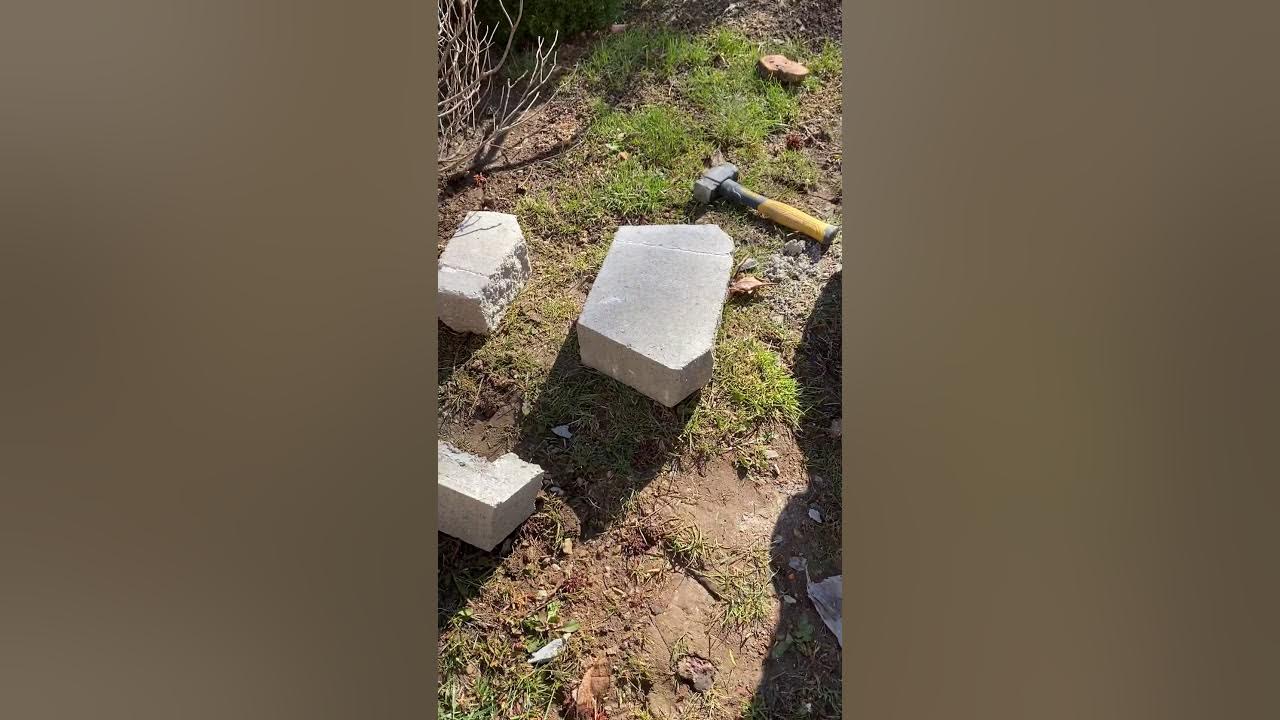 EASY! How to cut retaining wall blocks with a hammer and chisel YouTube