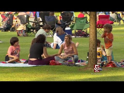 Video: Picnicking at Tanglewood - Picnic tswv yim thiab Lawn Rules