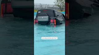 J’ai testé une voiture qui flotte sur l’eau 🤯💦🚘