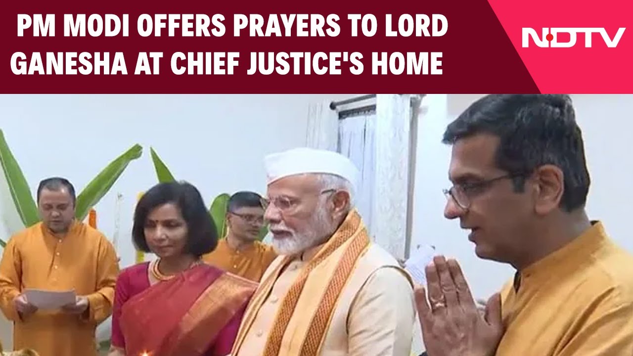PM Modi News | PM Modi Offers Prayers To Lord Ganesha At Chief Justice ...