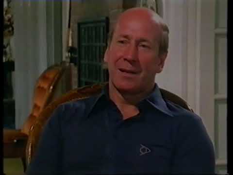 Video: Bobby Charlton: Biografie, Creativiteit, Carrière, Persoonlijk Leven