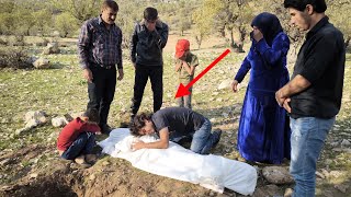การฝังศพของ Nazanin: ช่วงเวลาที่น่าเศร้าของการอำลา Ershad ถึงหลุมศพแห่งความรักของเขา 😢💔