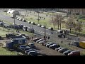 Силовик упал, перебегая дорогу на акции протеста в Минске - 06.12.2020