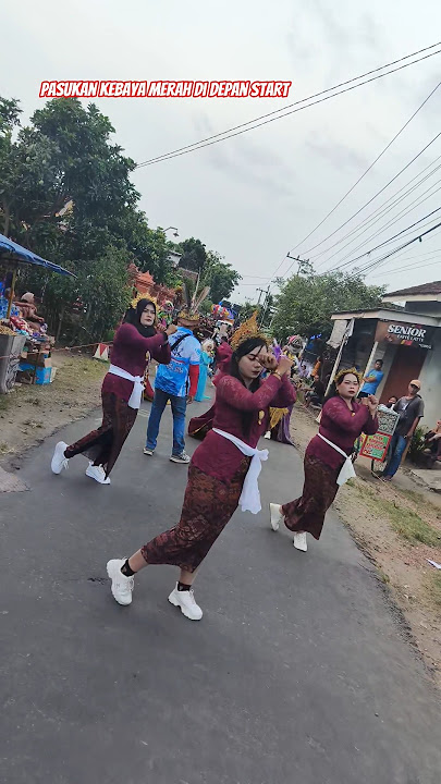 pasukan kebaya merah dekat start #djkarnaval #djkarnaval2025 #dj2025 #jogetkarnaval #kebaya #cantik