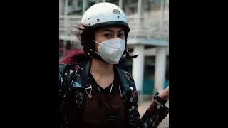 STORY WA CEWEK CANTIK NAIK VESPA