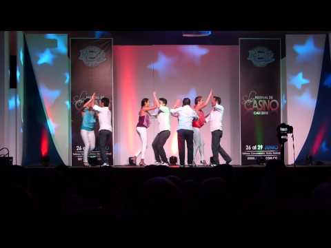 Amanda Razo y Pepe Medel bailando danzon en el casino Veracruz.