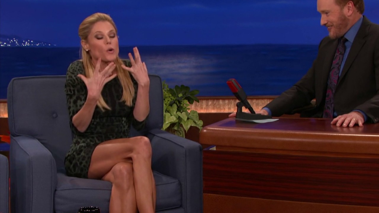 The Julie Bowen Leg Show Part One - YouTube