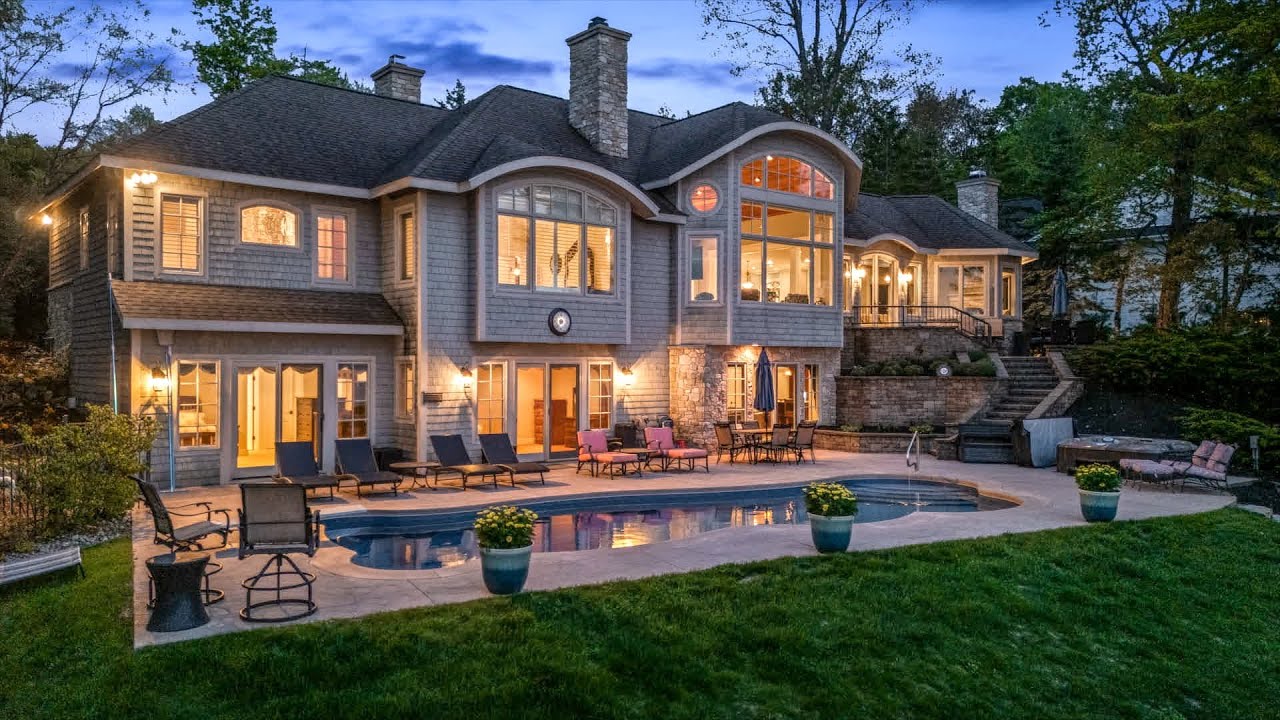 $4.75 Million Beachfront Home in Traverse City, Michigan