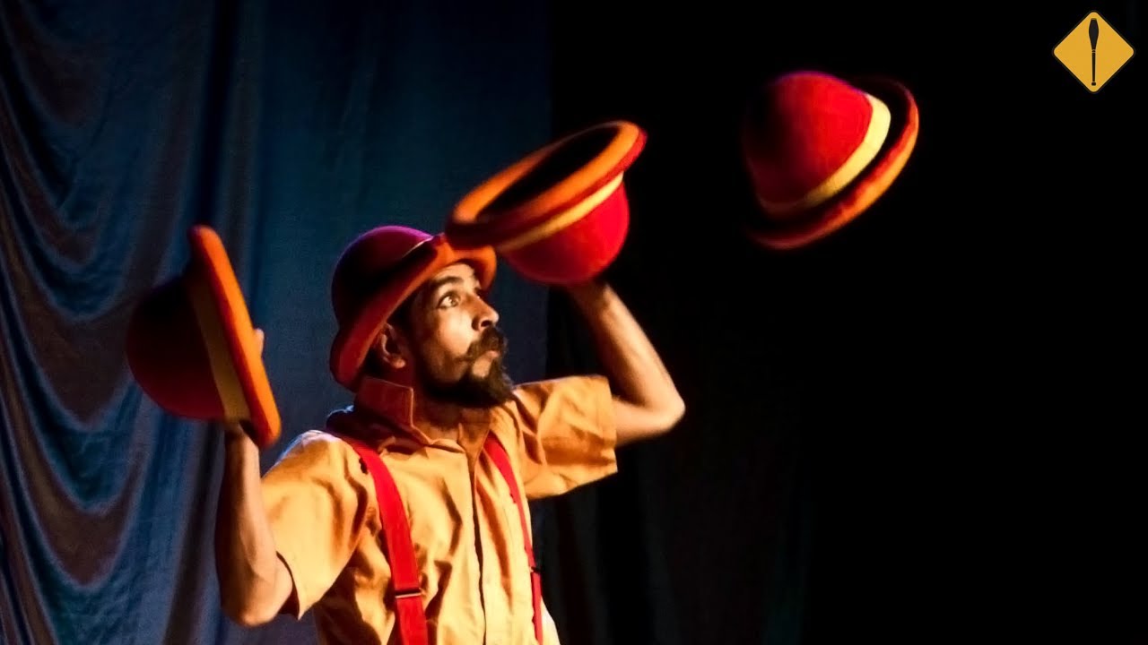 Hat manipulation - Braunny Lopez