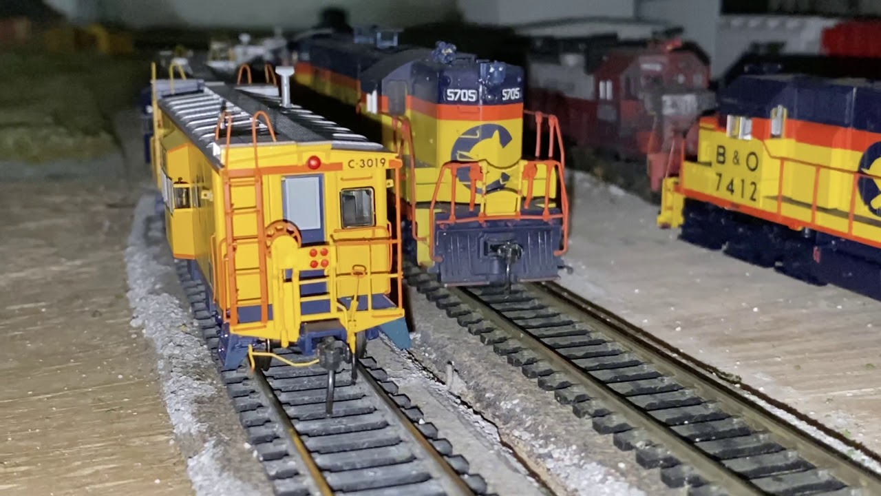 Icc i 18 b o steel bay window caboose by tangent scale models review