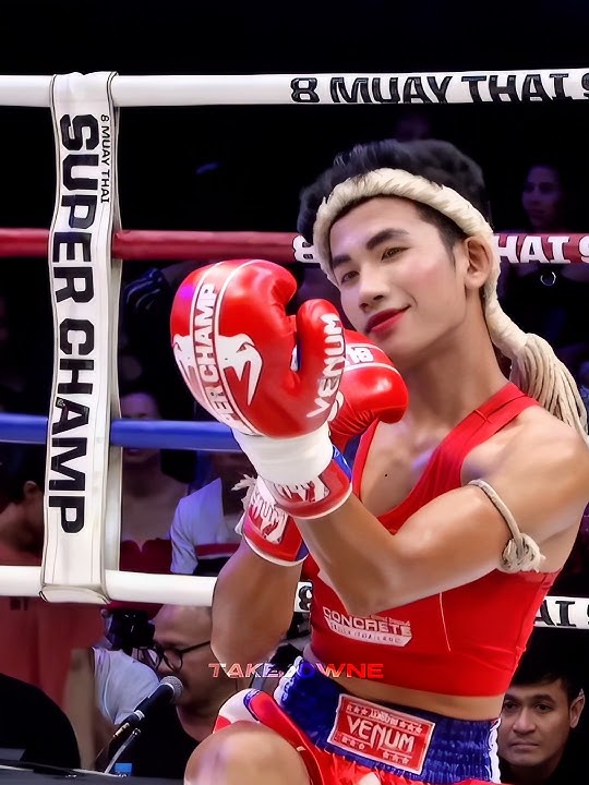 He put on makeup before the fight? #mma