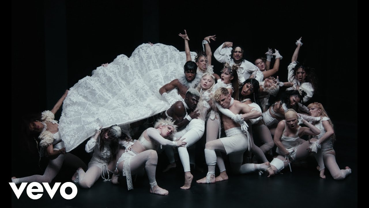 Lady Gaga - Abracadabra (Official Music Video) Lady Gaga - Abracadabra (Official Music Video)