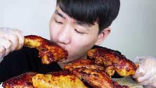網友一句話,小伙怒吃五斤大雞腿,皮嫩肉滑,配上可樂,一个人吃不要太過癮【衣谷水原】 網友一句話,小伙怒吃五斤大雞腿,皮嫩肉滑,配上可樂,一个人吃不要太過癮【衣谷水原】