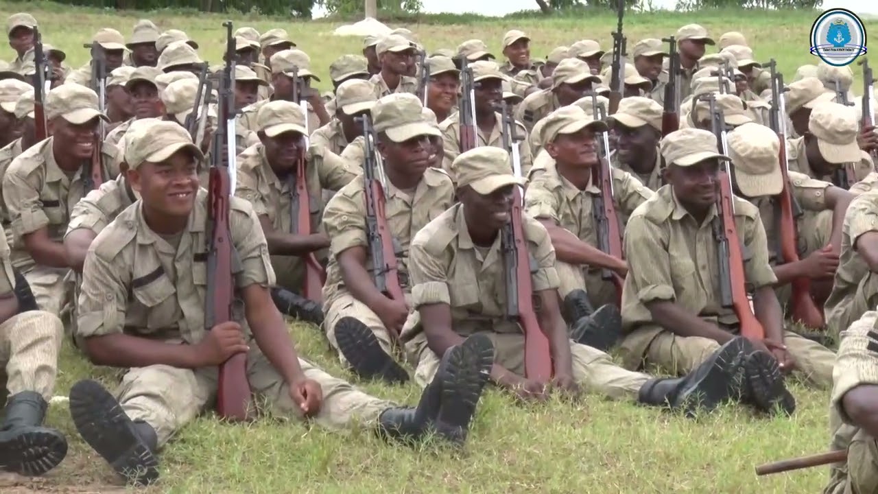 Naibu mkuu wa KMKM Hussein Mohamed  Amefunga kozi ya Uwongozi Mdogo na kozi ya besic simen ship Kama