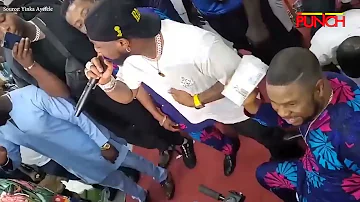 Davido Performs a Duet With Yinka Ayefele