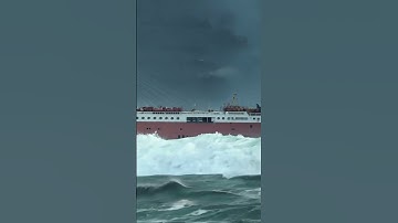 How Does a Tanker Ship Navigate a Massive Tidal Wave? #scaryocean #roughseas #oceanship