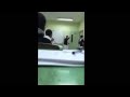 معلم يضرب طالب بقوه شديده 