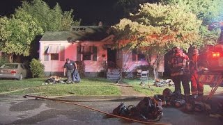 Firefighter hospitalized after overnight house fire in Hampton