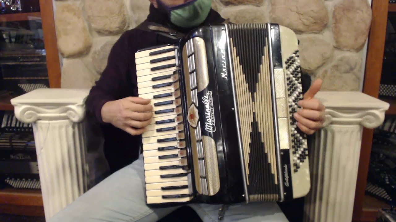6029 - Black Marinelli Castelfidardo Piano Accordion LMMH 41 120